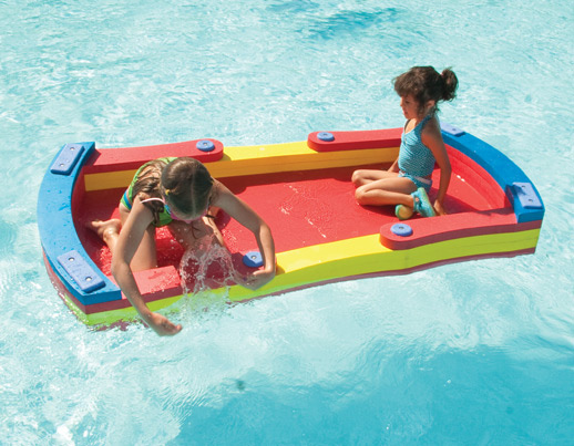 Bateau-mouche en mousse pour piscine